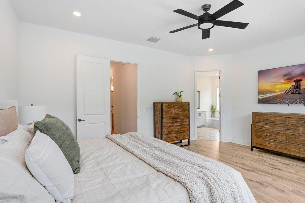 16160 NOVEMBER RAIN CT