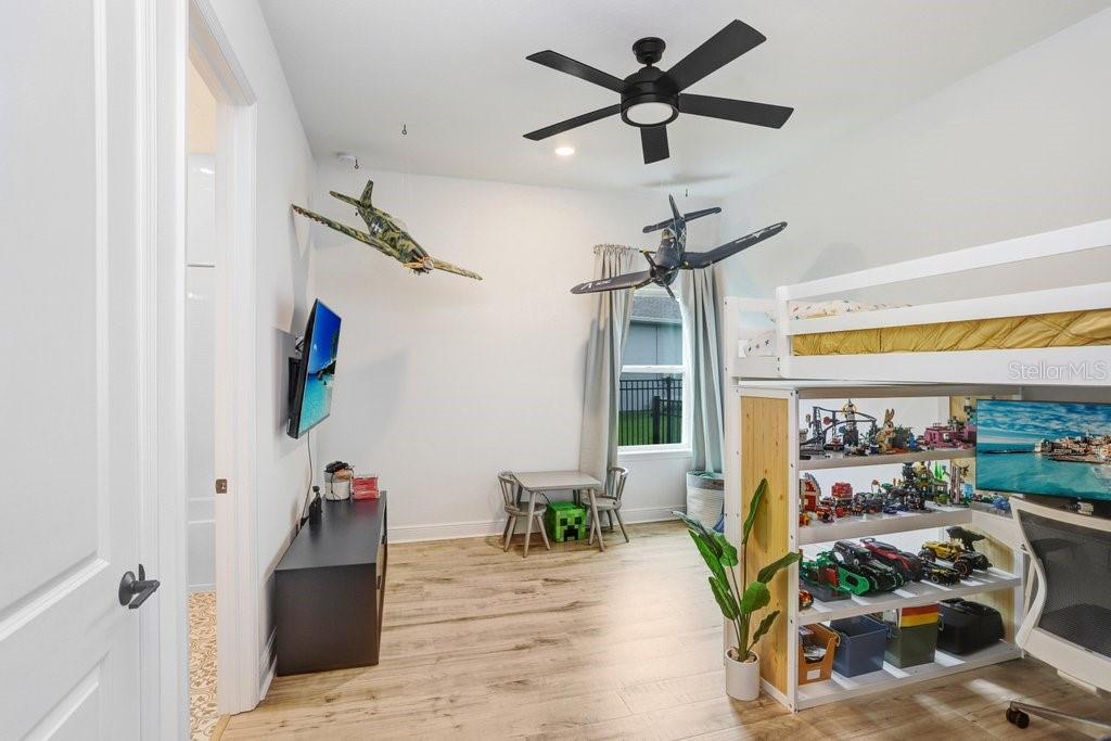 16160 NOVEMBER RAIN CT