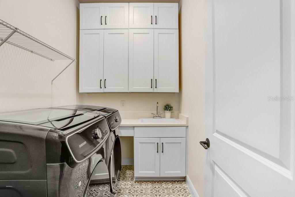 16160 NOVEMBER RAIN CT