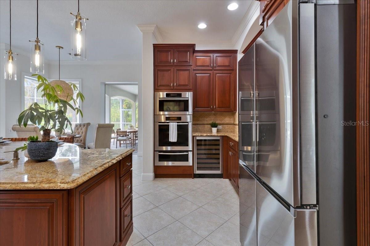 9814 EMERALD LINKS DR