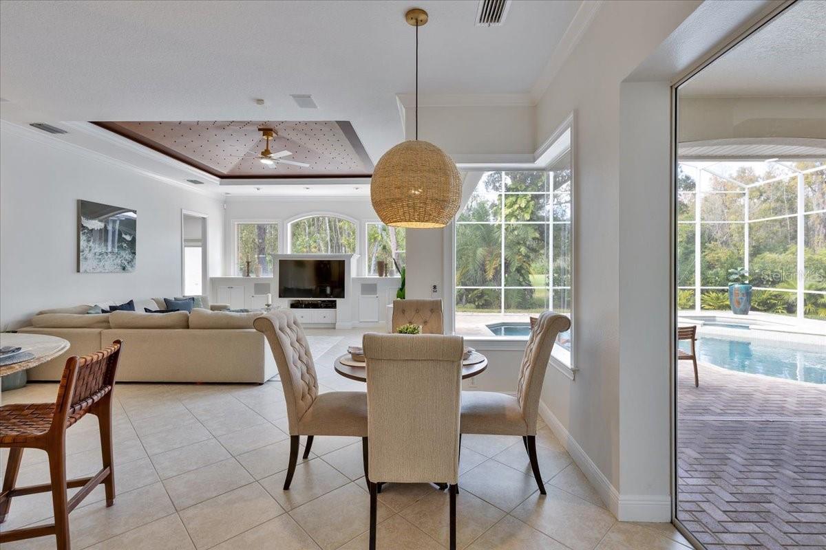 9814 EMERALD LINKS DR