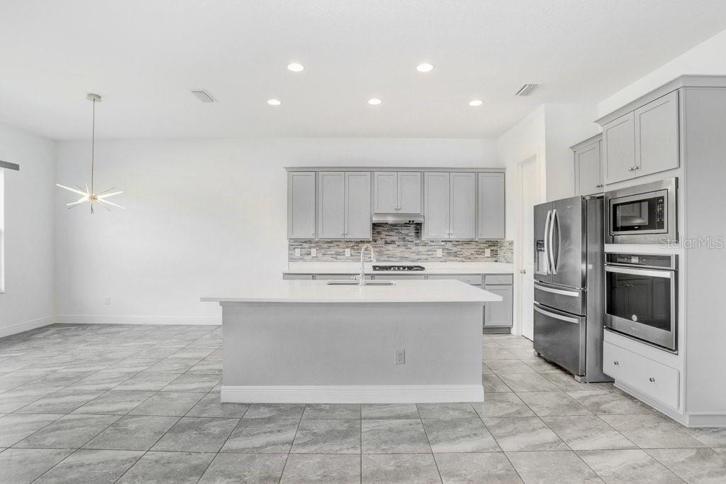 16711 COURTYARD LOOP