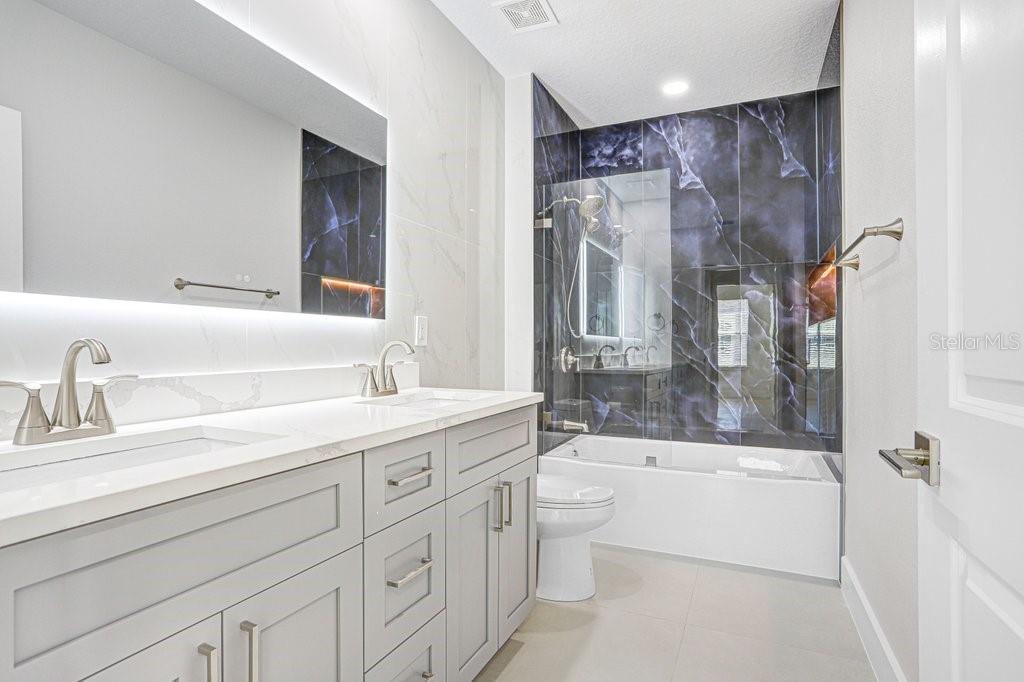 10932 CARLTON FIELDS DR