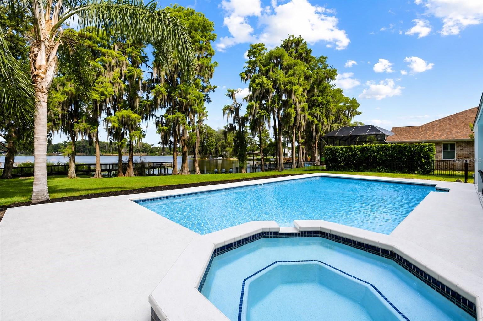 18010 CLEAR LAKE DR