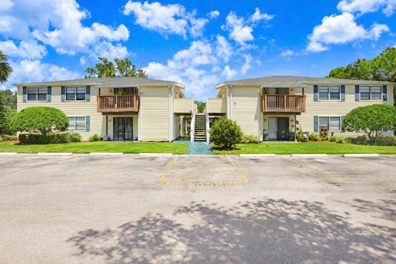 137 HUNTER LAKE DR #C