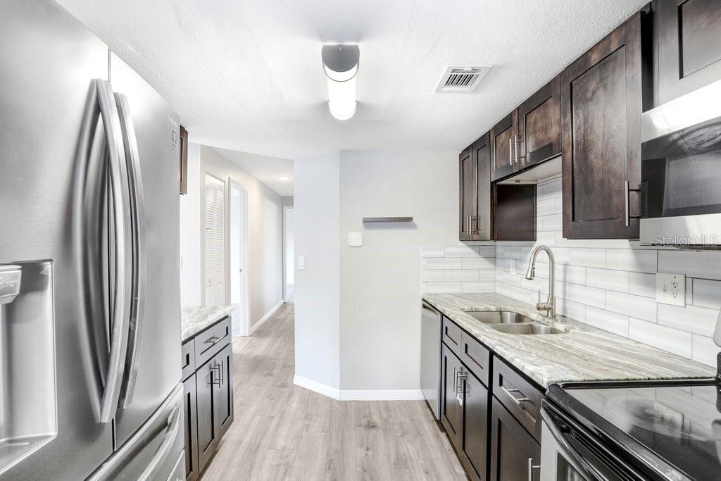 137 HUNTER LAKE DR #C