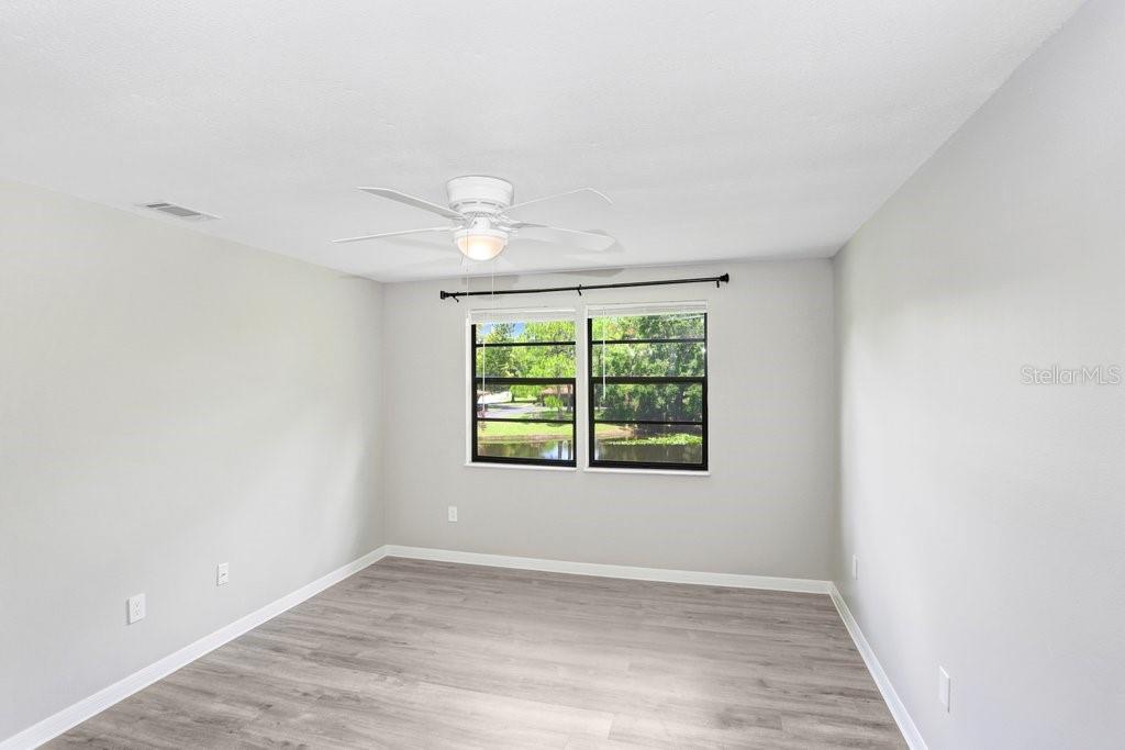 137 HUNTER LAKE DR #C