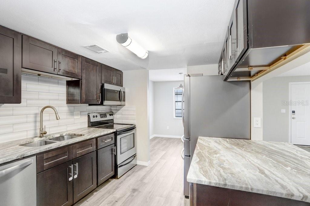 137 HUNTER LAKE DR #C