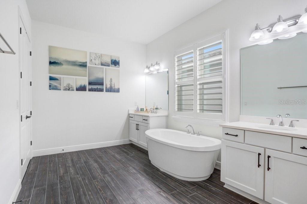 16247 NOVEMBER RAIN CT