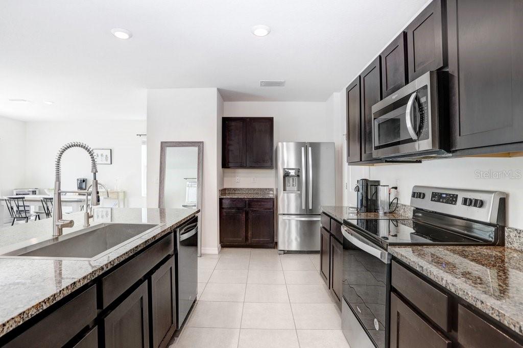 3044 SUNCOAST PLAINS DR