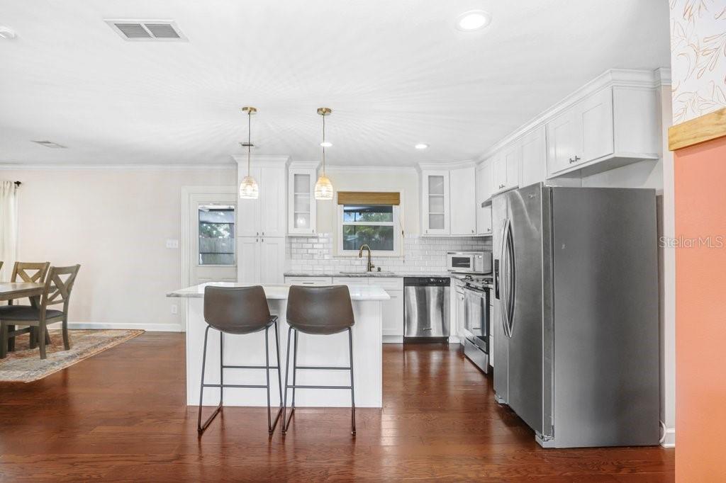 4404 W WISCONSIN AVE