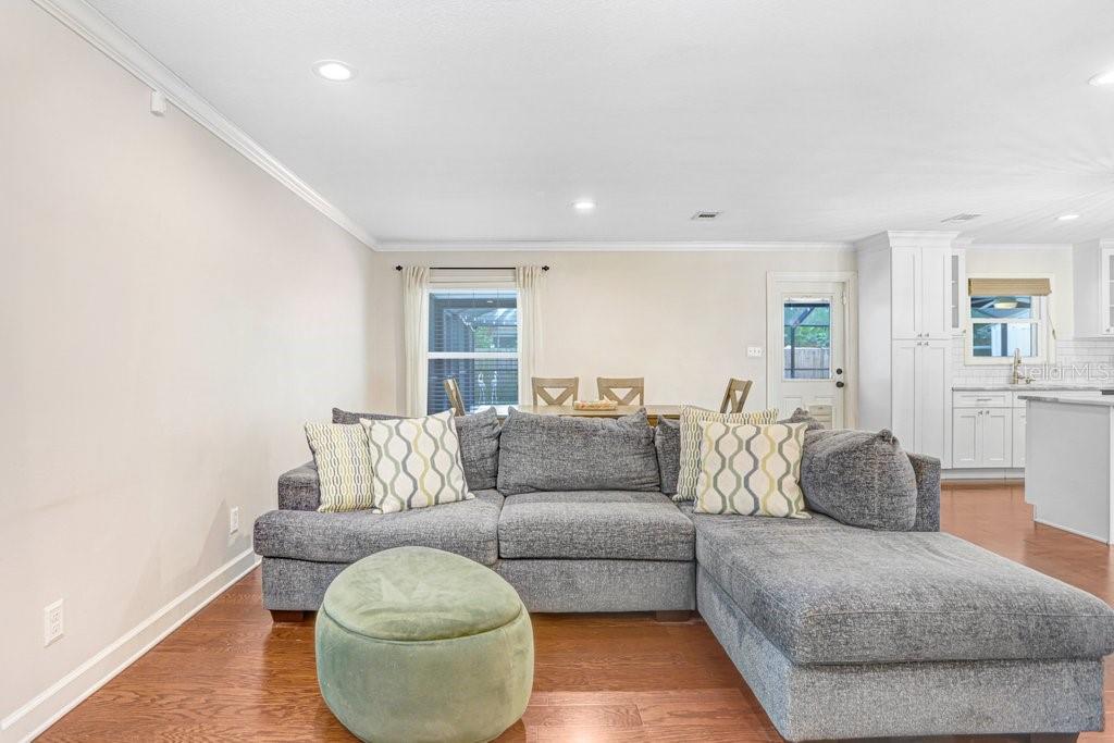 4404 W WISCONSIN AVE