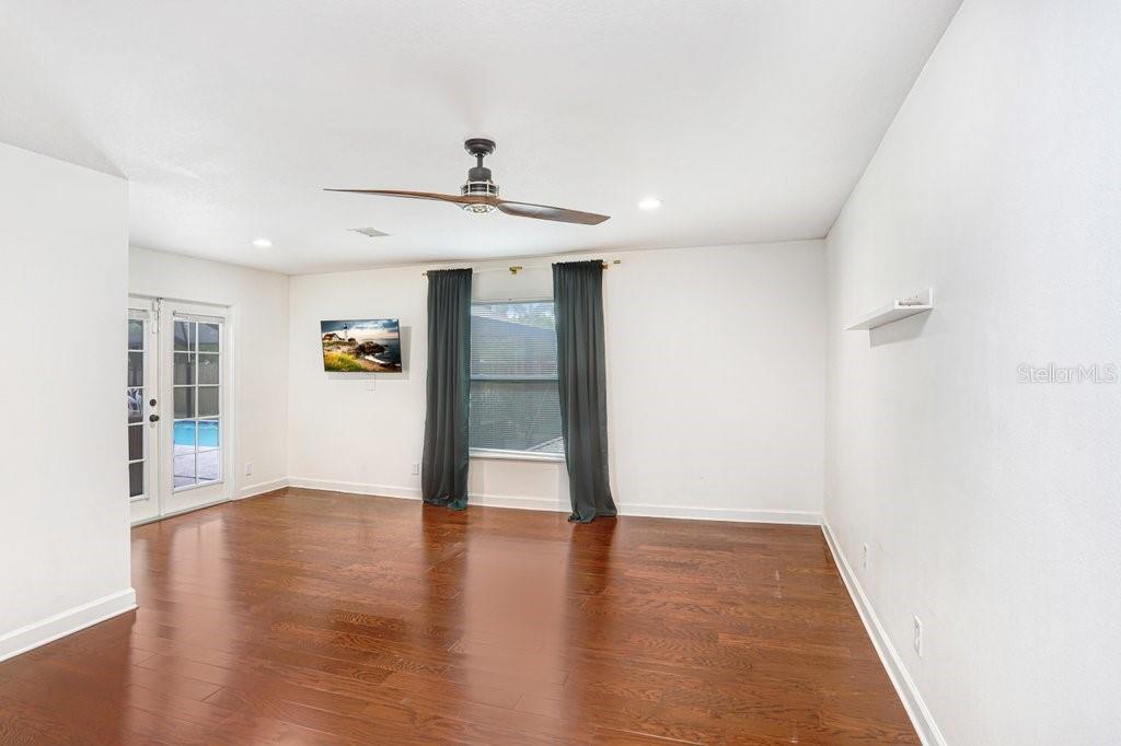 4404 W WISCONSIN AVE