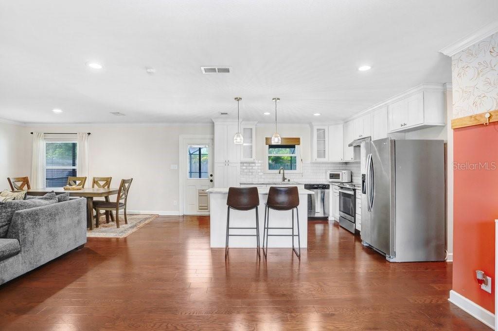 4404 W WISCONSIN AVE