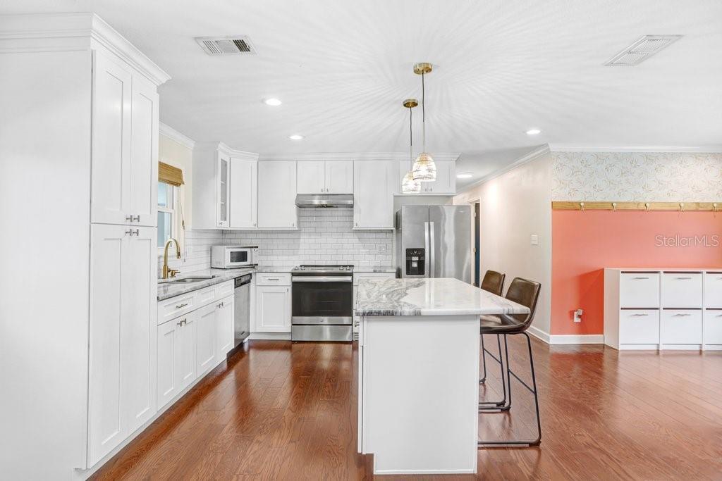 4404 W WISCONSIN AVE