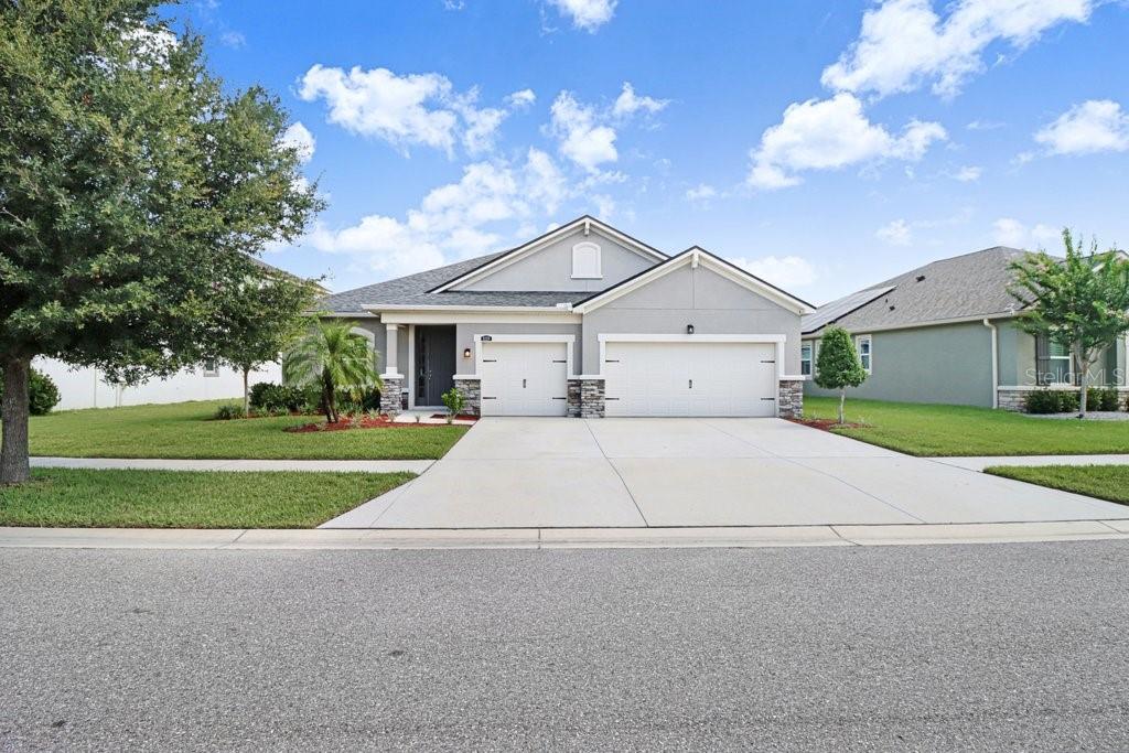 11520 BLUE WOODS DR
