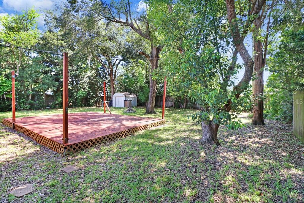 1131 DOGWOOD AVE