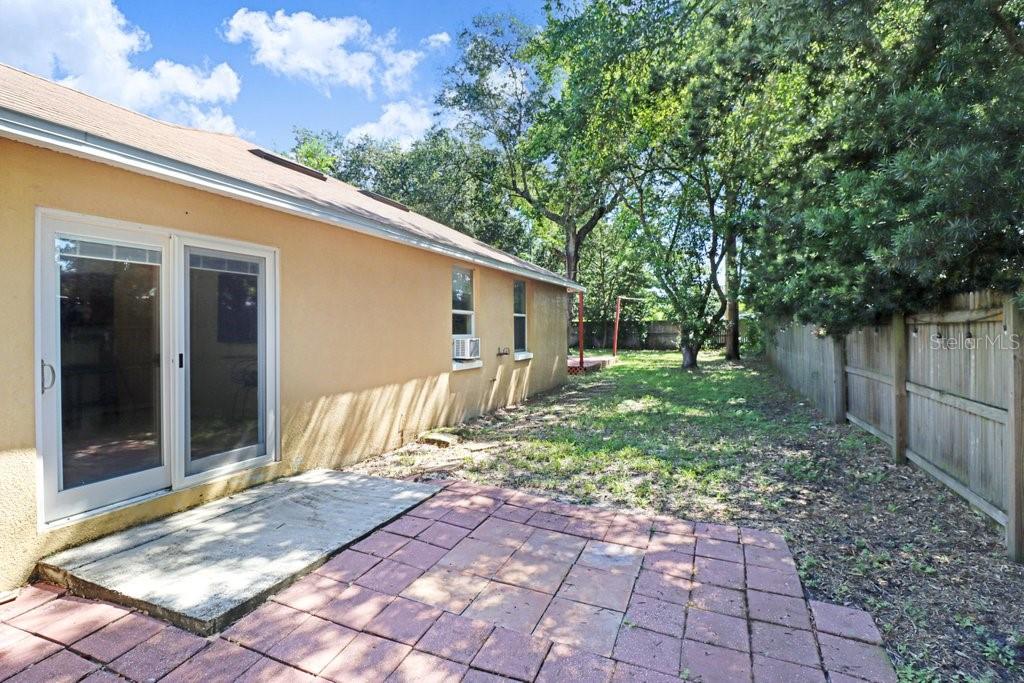 1131 DOGWOOD AVE