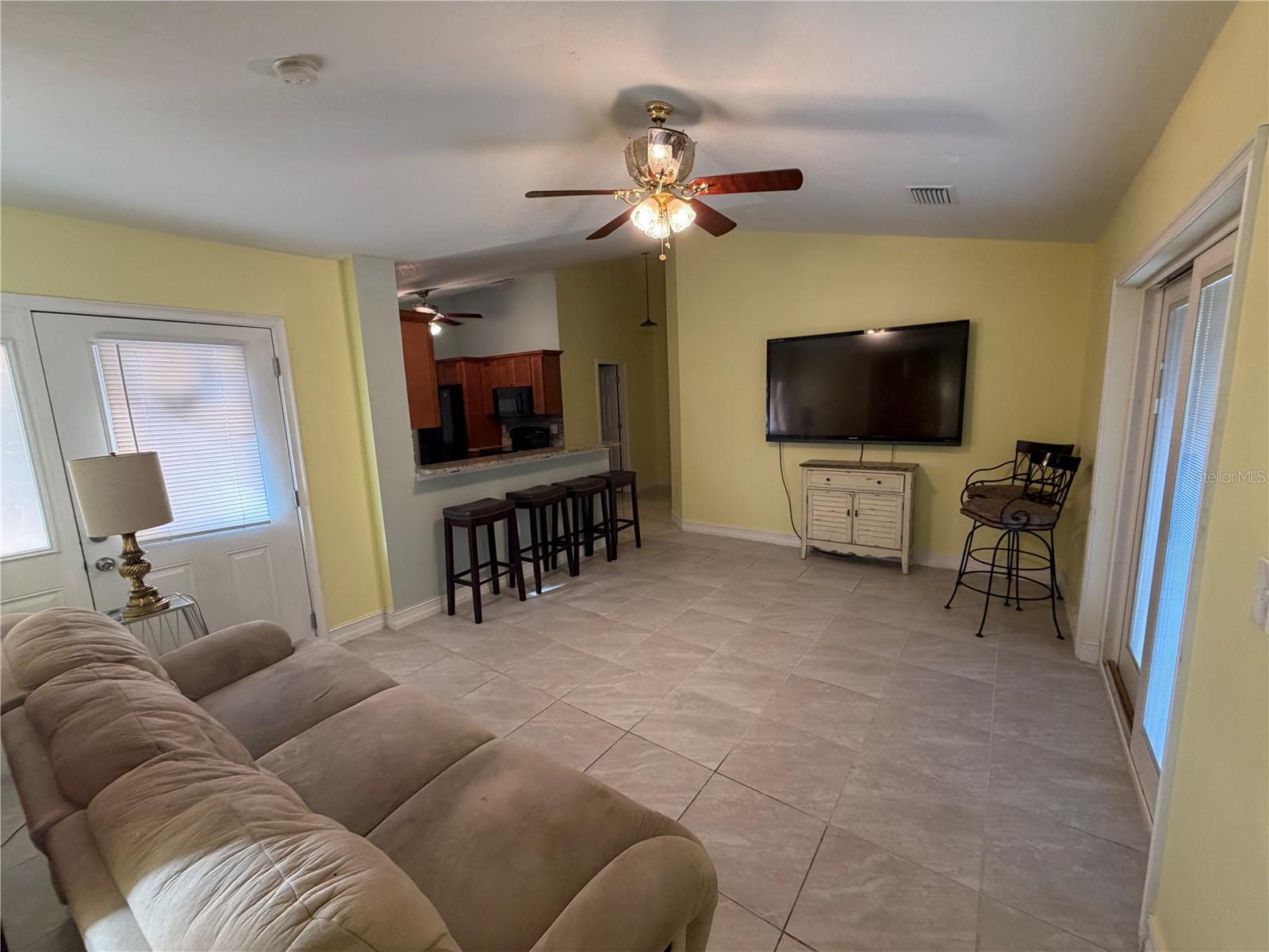 1131 DOGWOOD AVE