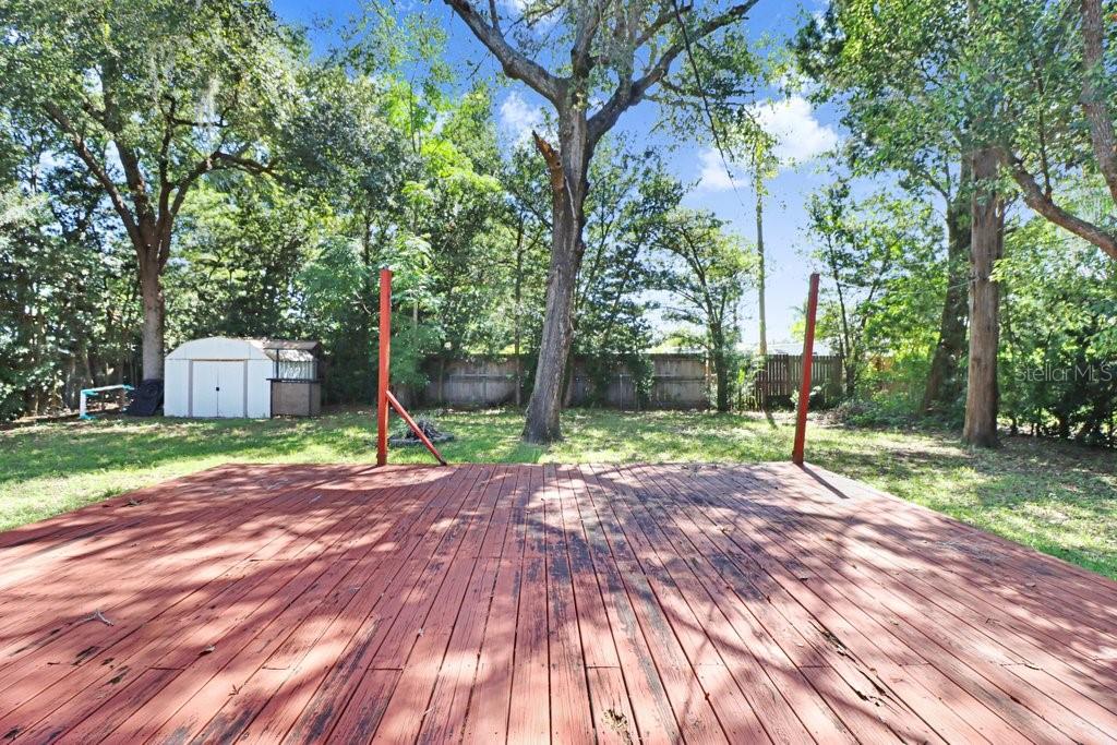 1131 DOGWOOD AVE