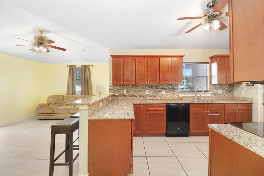 1131 DOGWOOD AVE