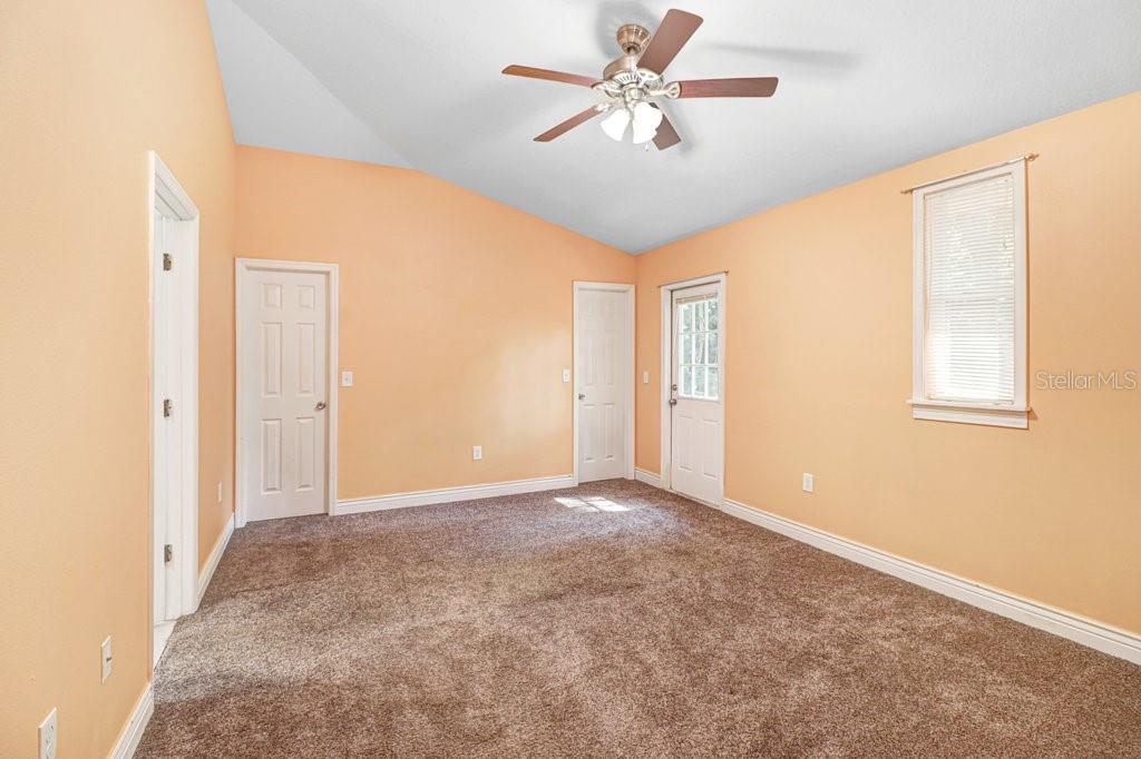 1131 DOGWOOD AVE