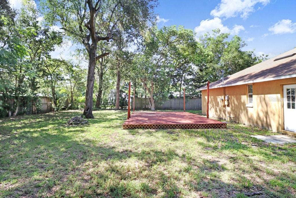 1131 DOGWOOD AVE