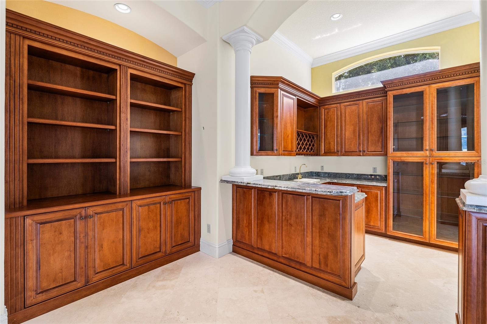 6800 WISTERIA LOOP