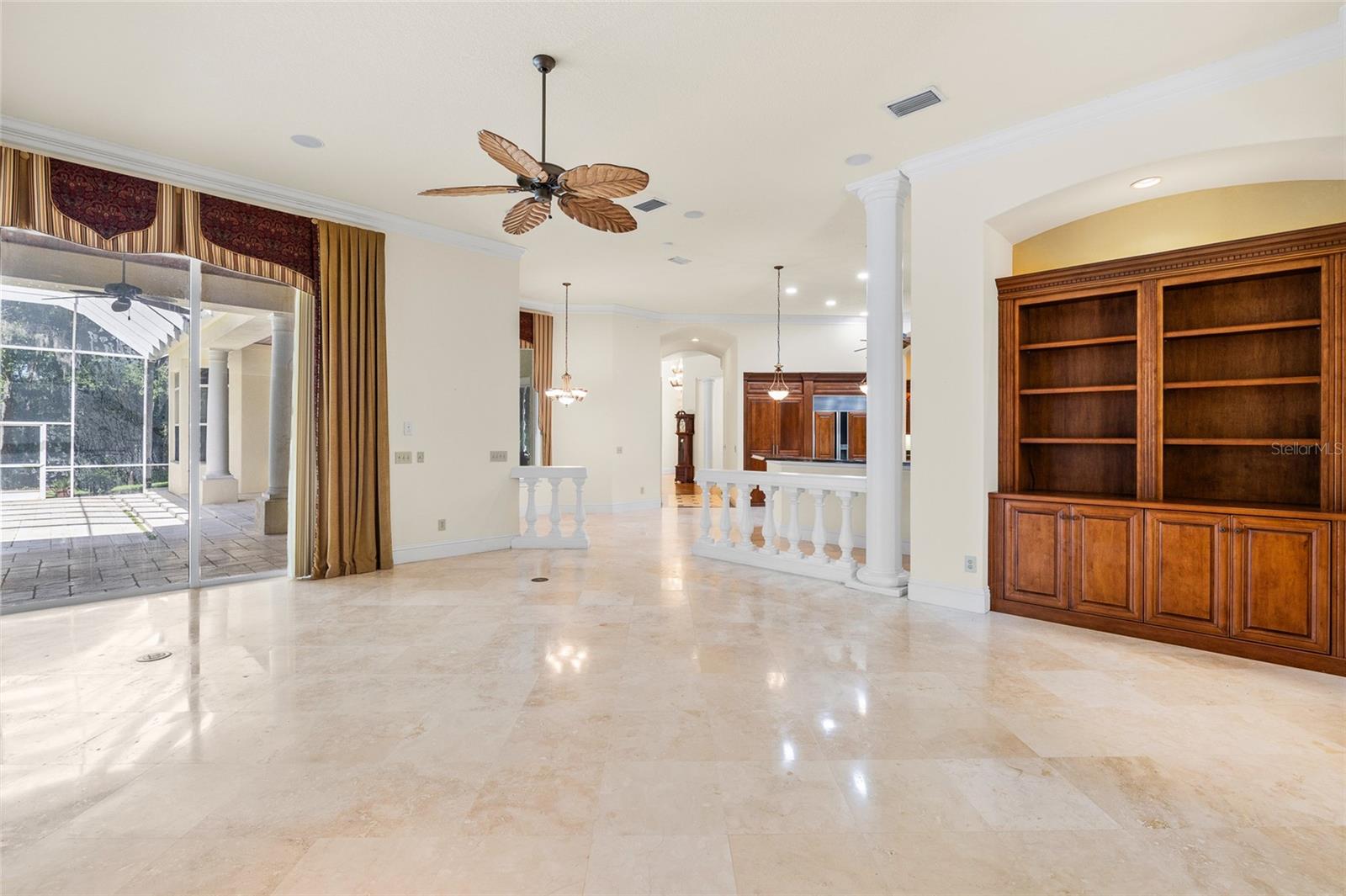 6800 WISTERIA LOOP