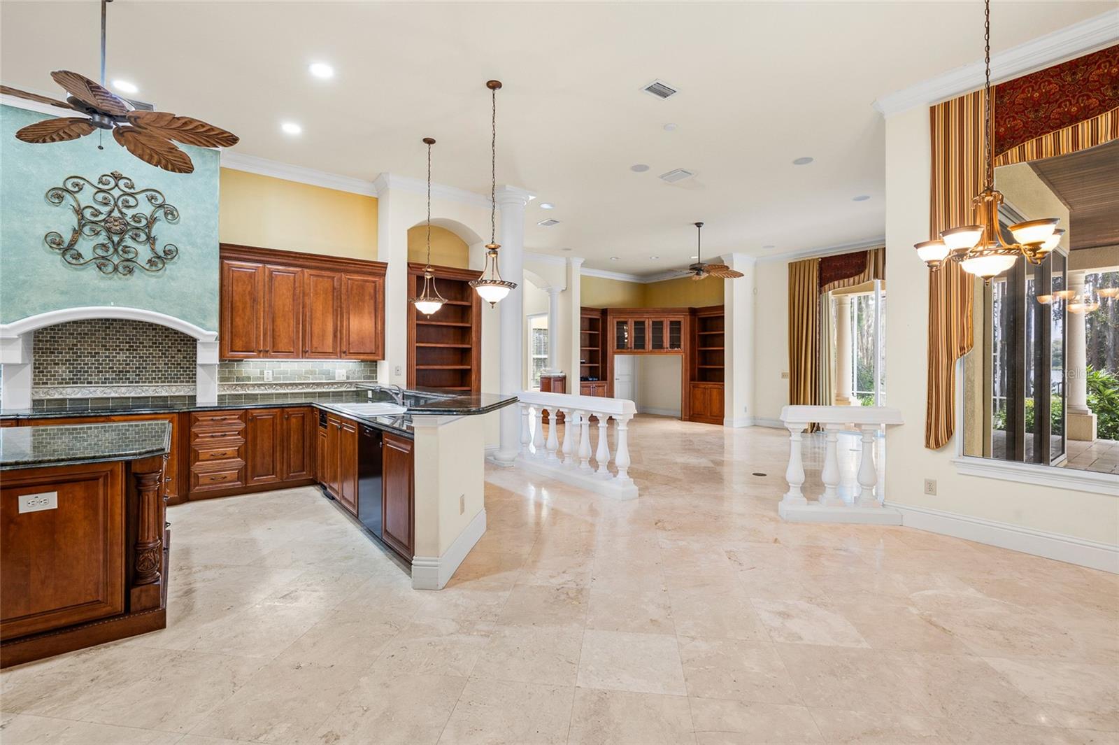 6800 WISTERIA LOOP