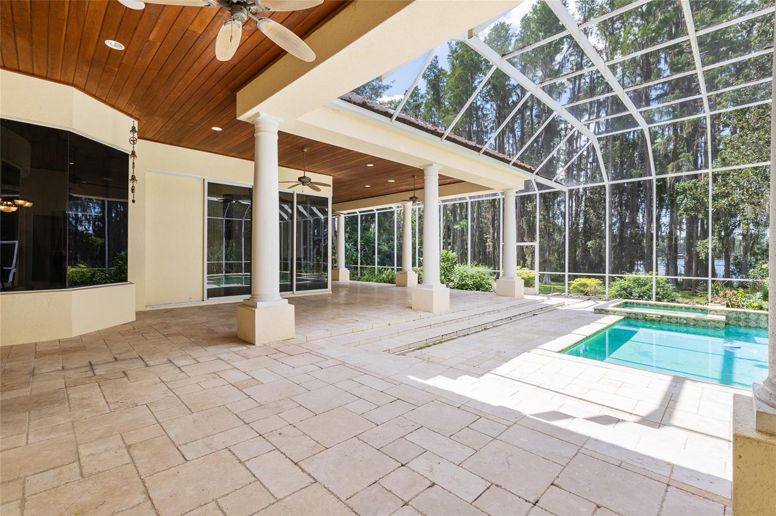 6800 WISTERIA LOOP