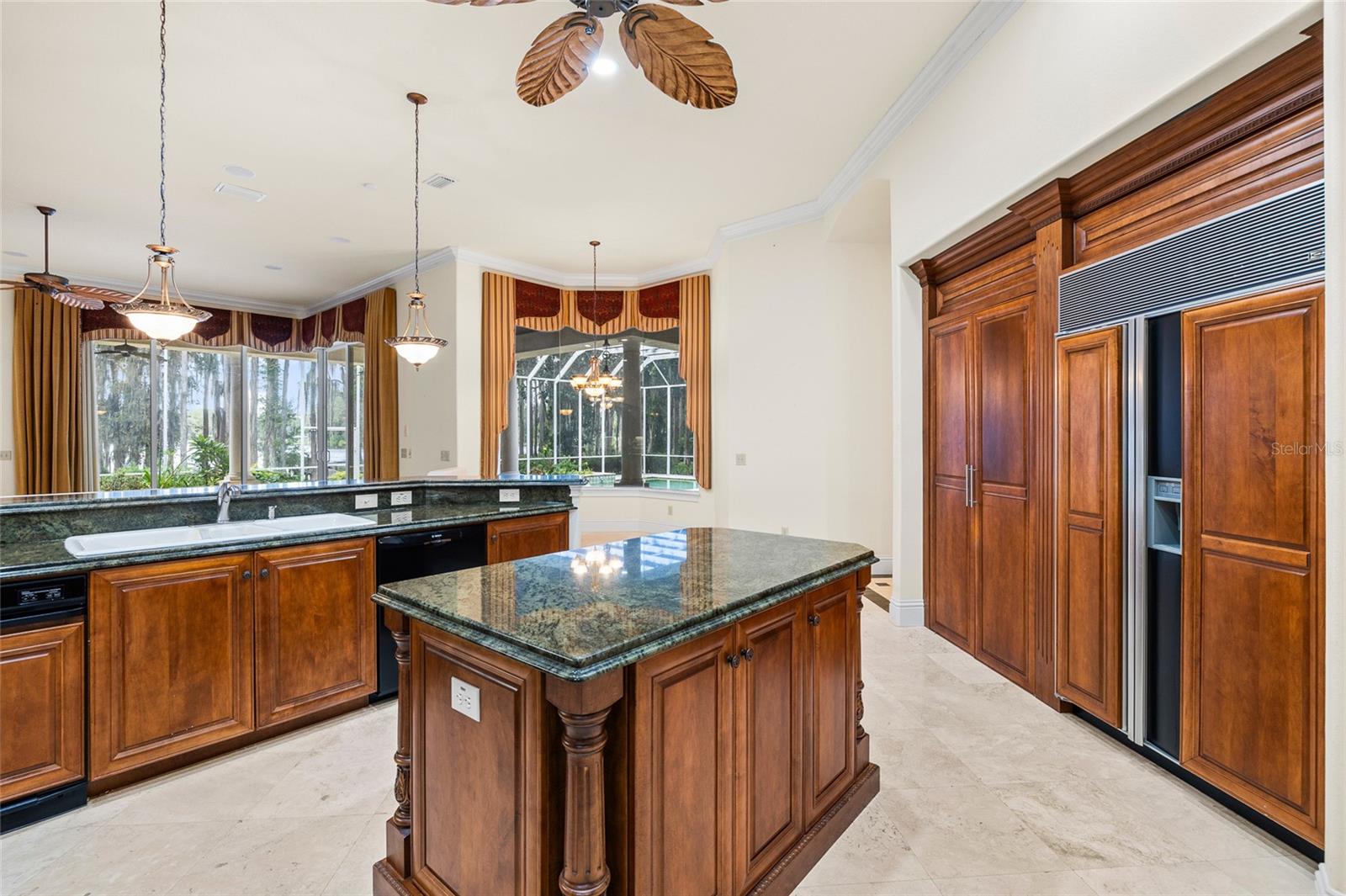 6800 WISTERIA LOOP