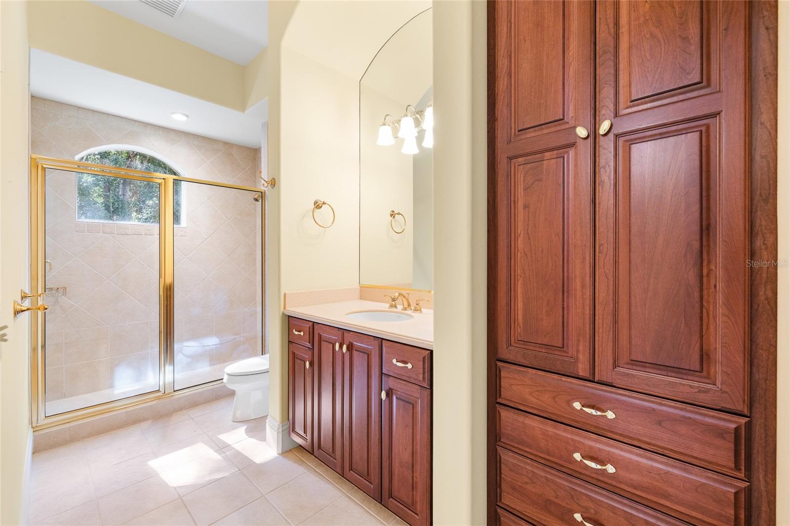 6800 WISTERIA LOOP