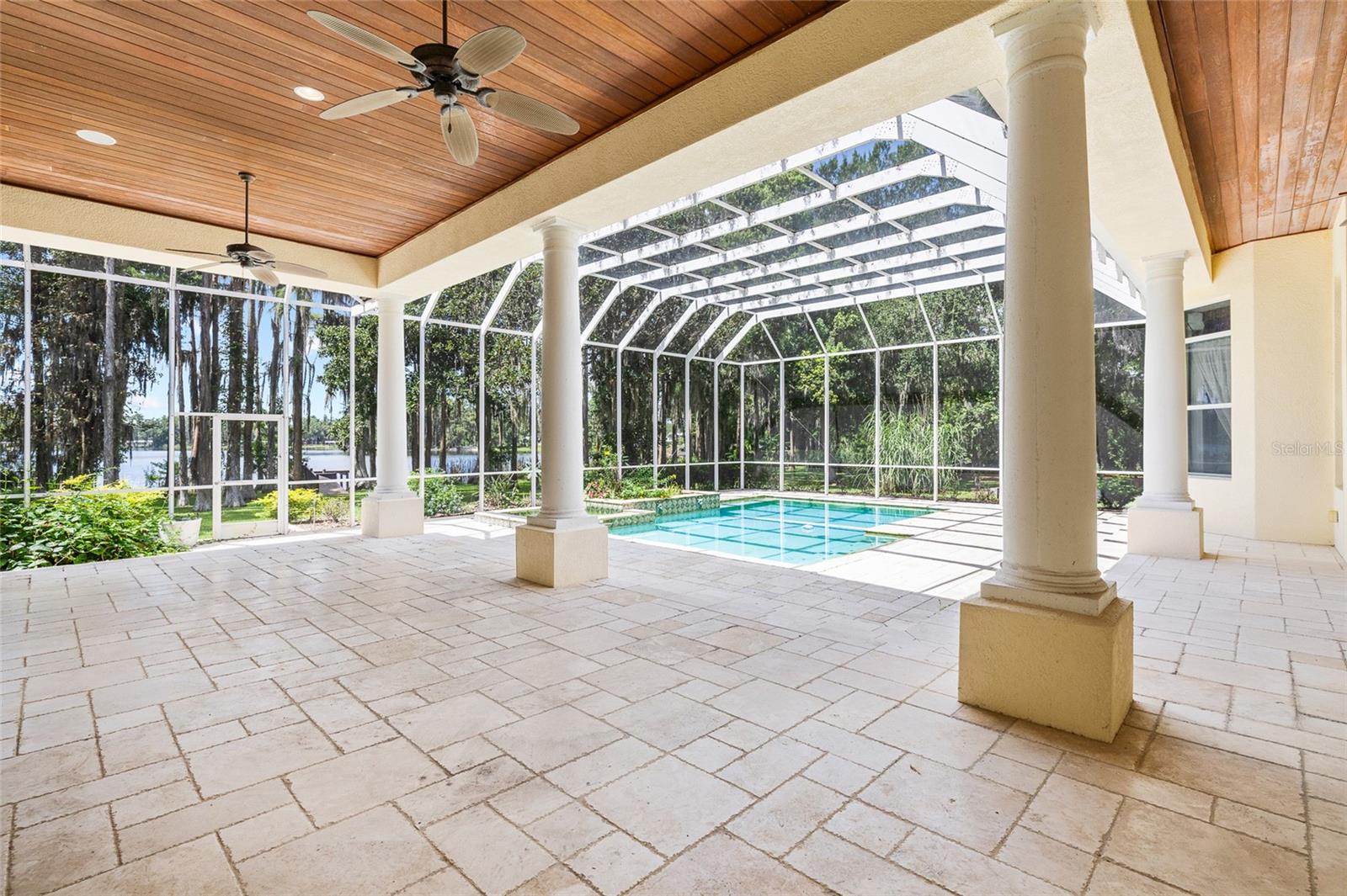 6800 WISTERIA LOOP