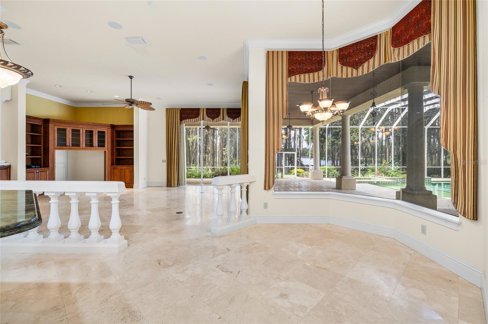 6800 WISTERIA LOOP