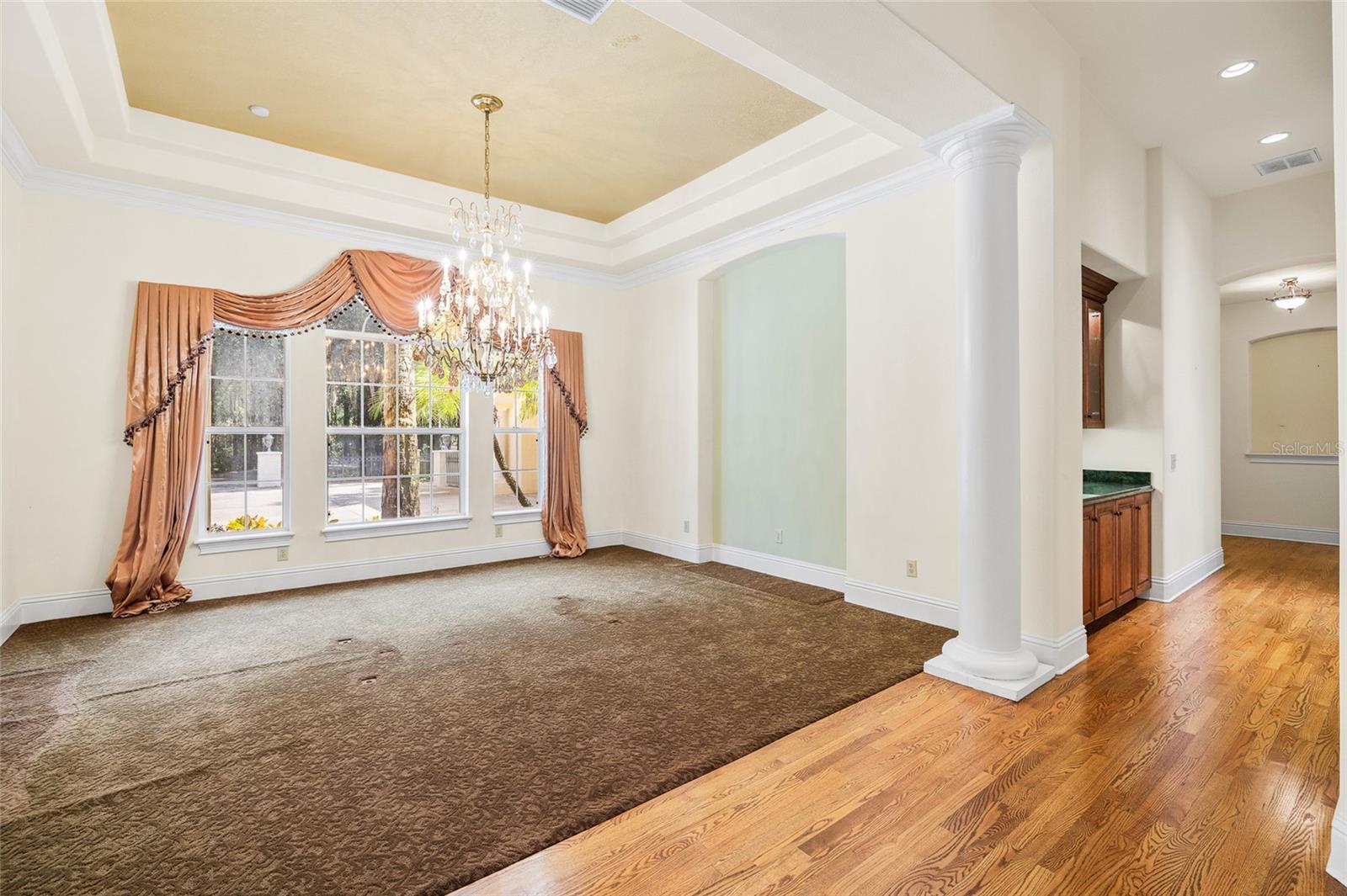 6800 WISTERIA LOOP