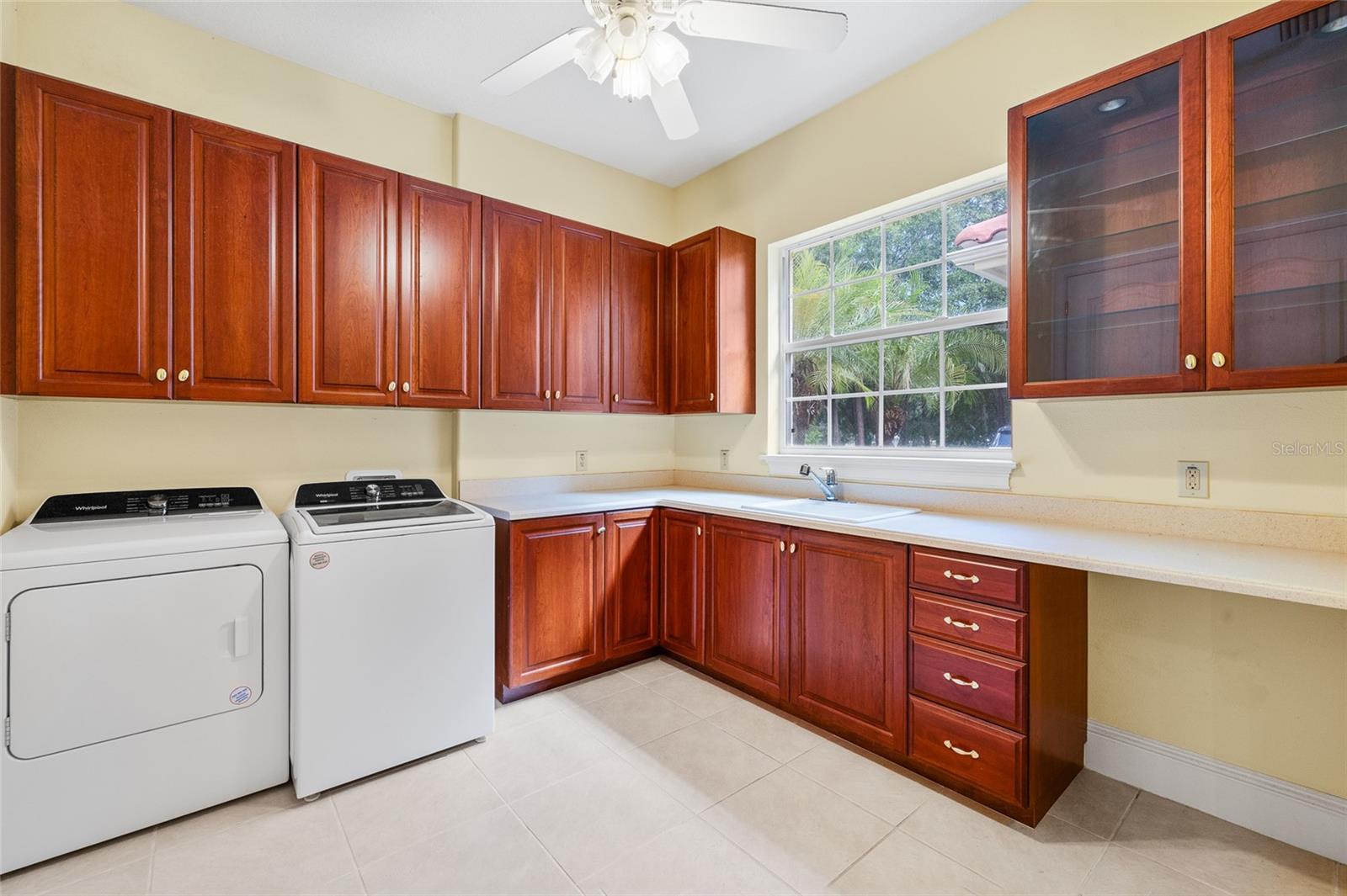 6800 WISTERIA LOOP