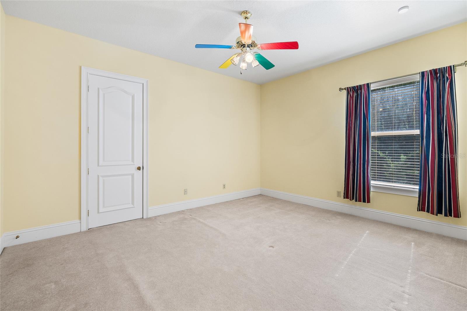 6800 WISTERIA LOOP