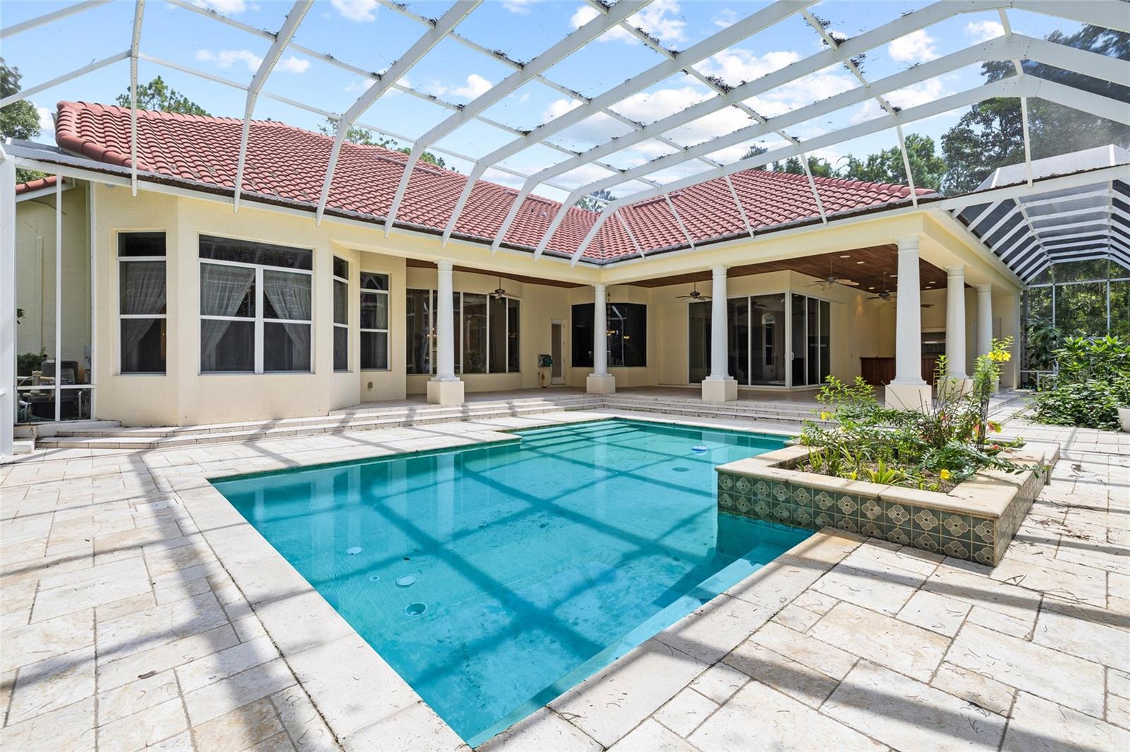 6800 WISTERIA LOOP