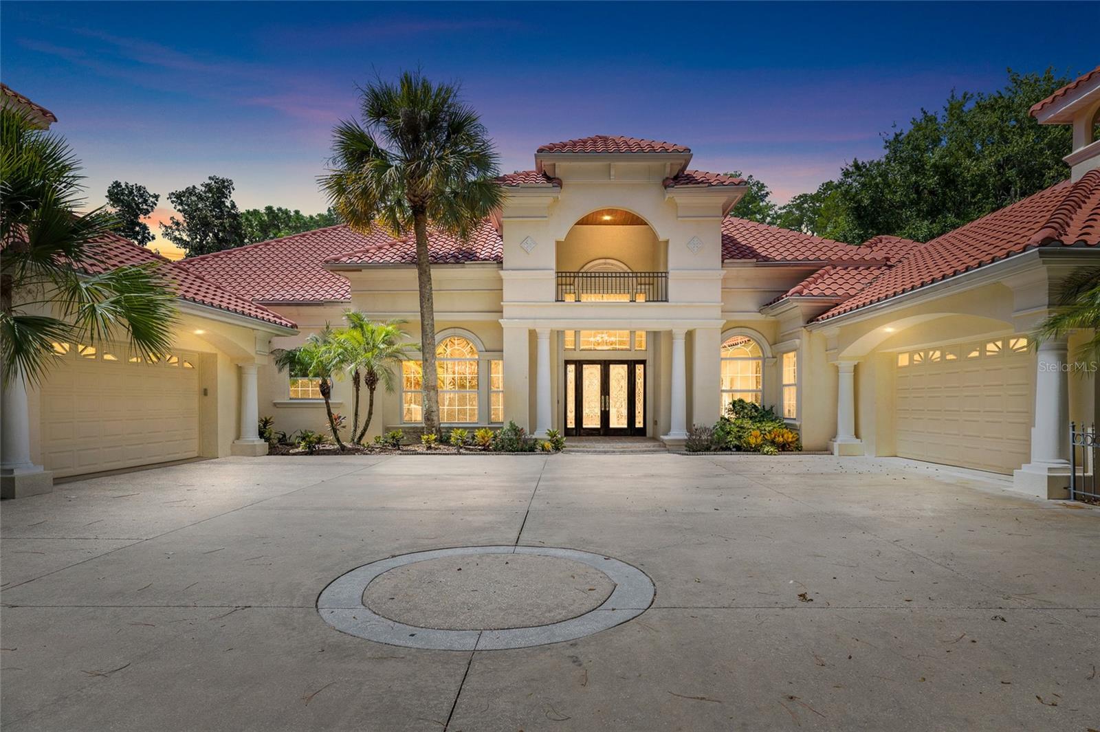 6800 WISTERIA LOOP