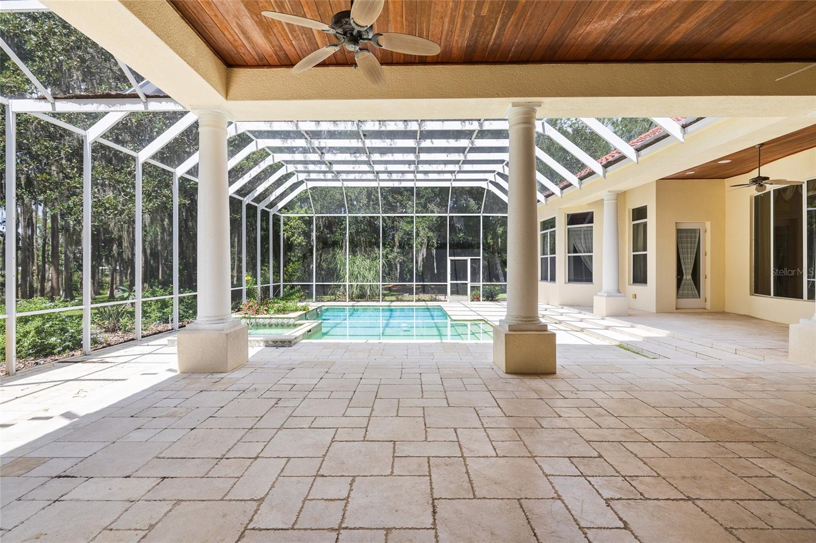 6800 WISTERIA LOOP
