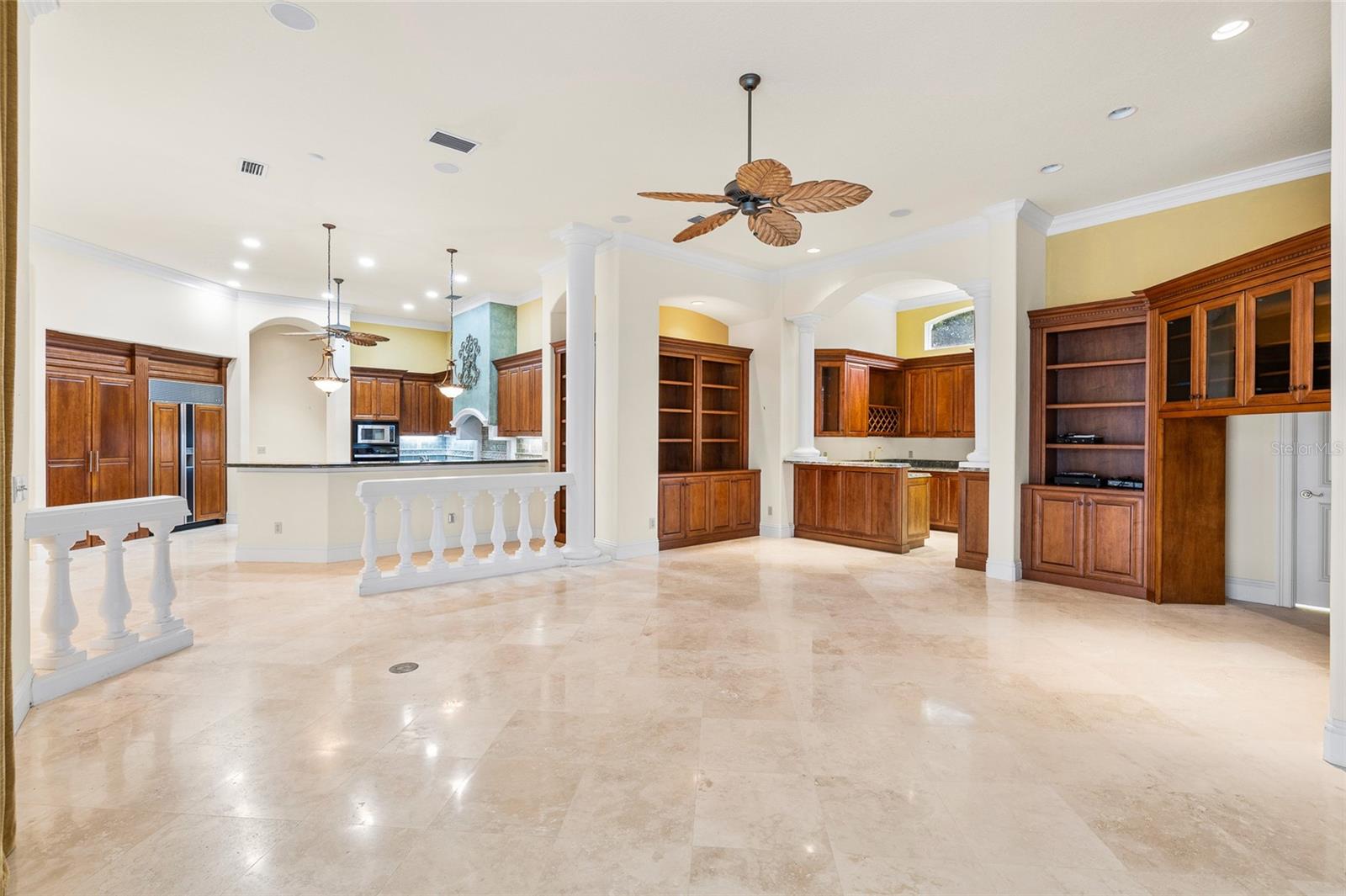 6800 WISTERIA LOOP