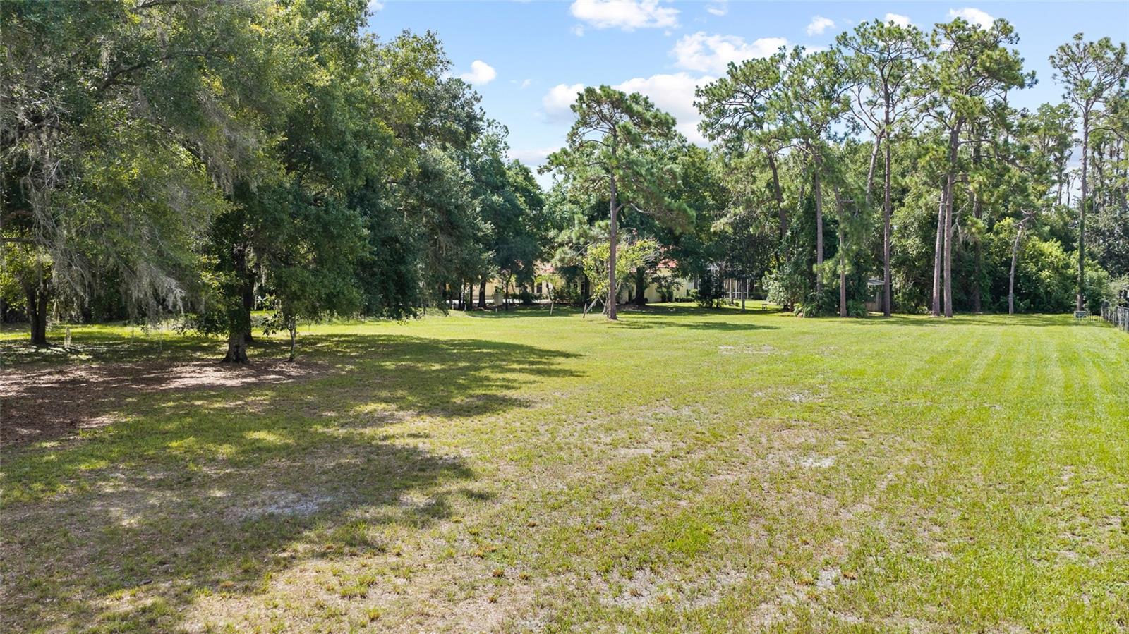 6800 WISTERIA LOOP