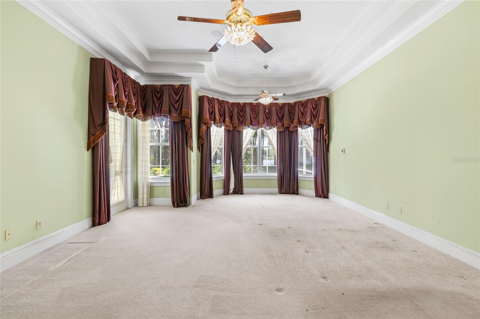 6800 WISTERIA LOOP