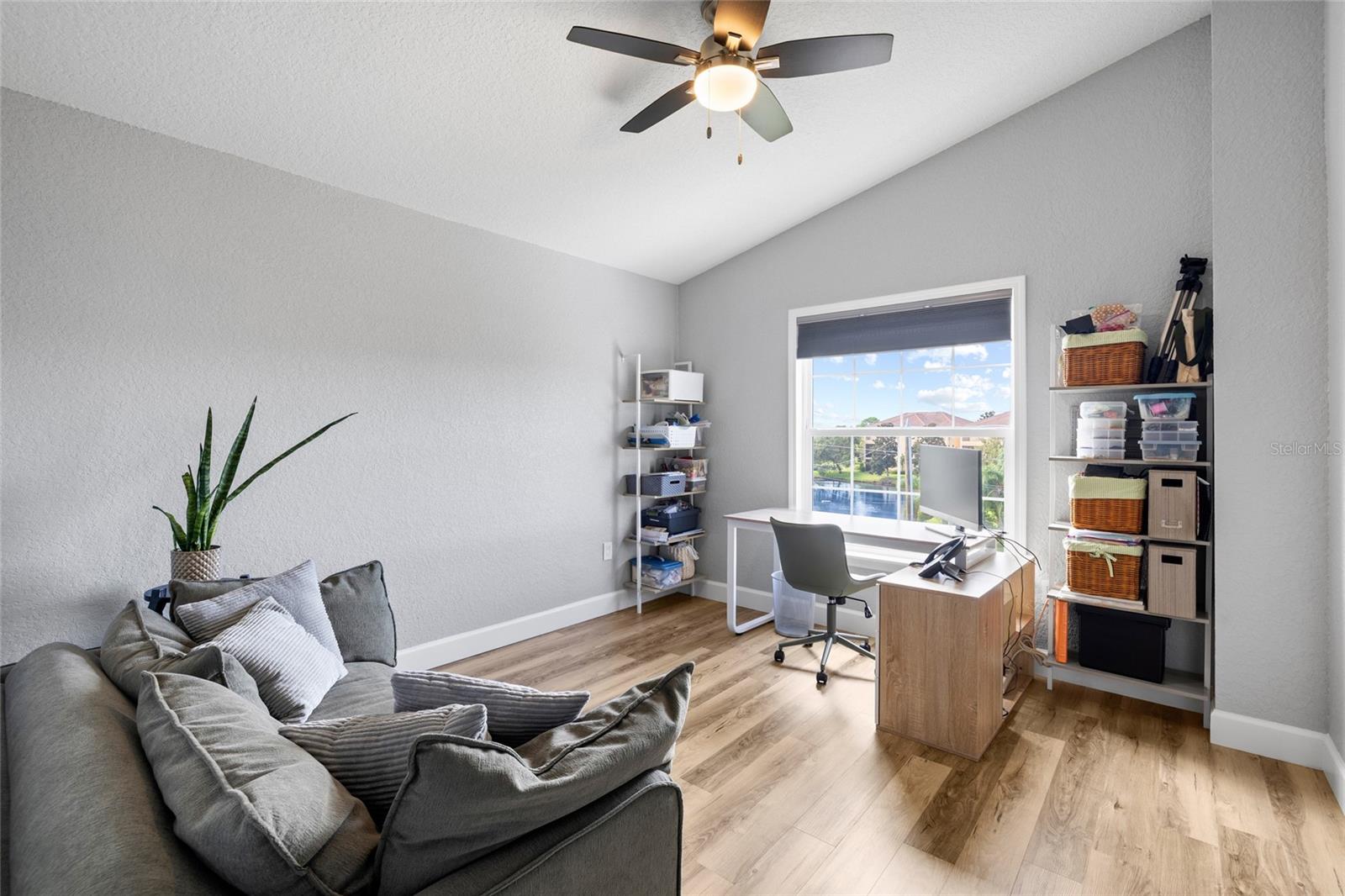 1512 RIVERSIDE DR