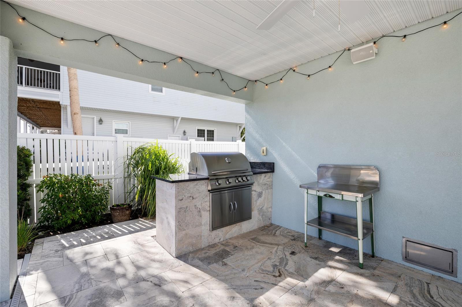 1512 RIVERSIDE DR