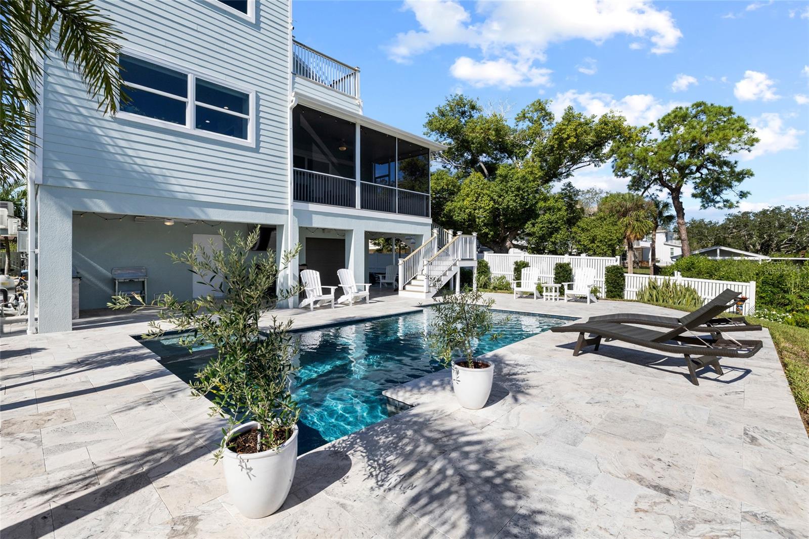 1512 RIVERSIDE DR