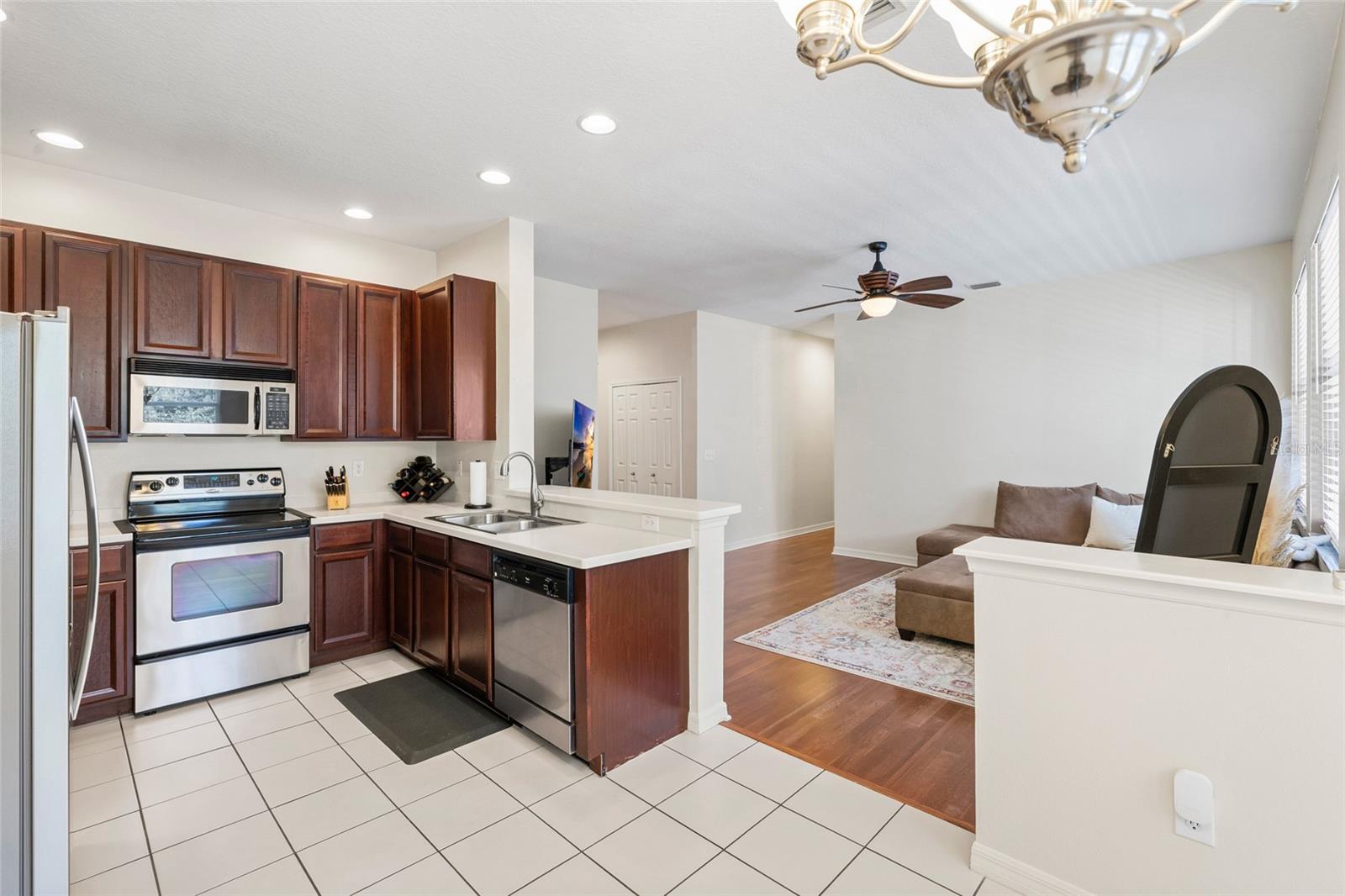 9420 GEORGIAN PARK LN #103