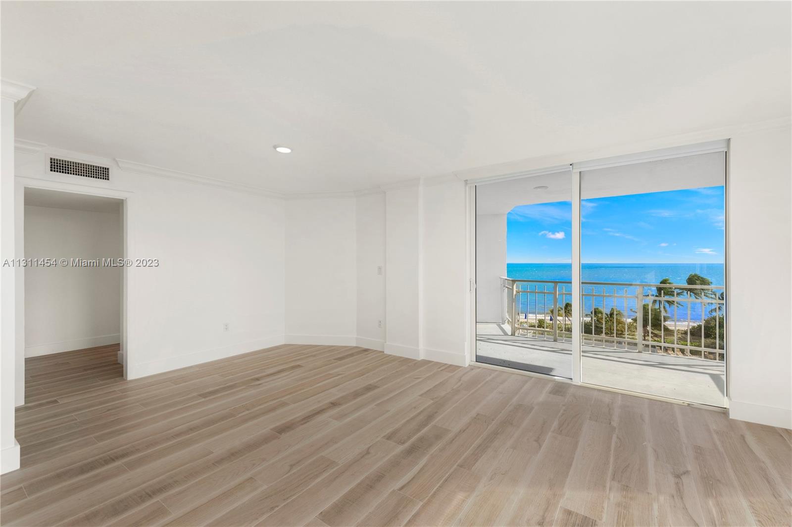 600 Grapetree Dr Unit: 7ES