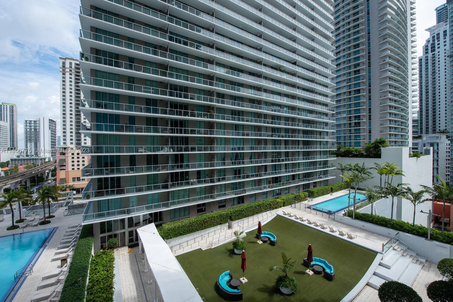 79 SW 12th St Unit: 2605-S
